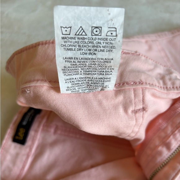 Lee Women's Flex-to-go Mid-rise Cargo Bermuda Shorts Pink Size 8(M) - Picture 12 of 13